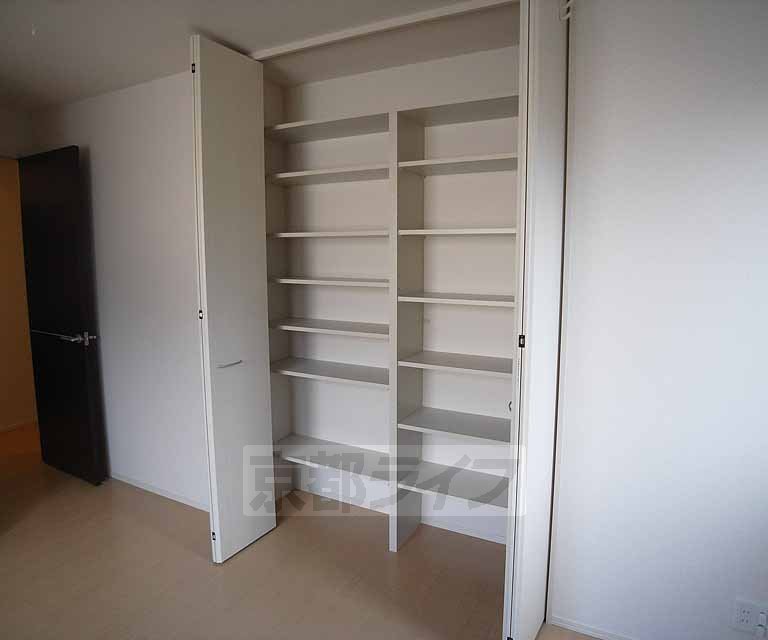 収納　本棚などに使用できそうですね。