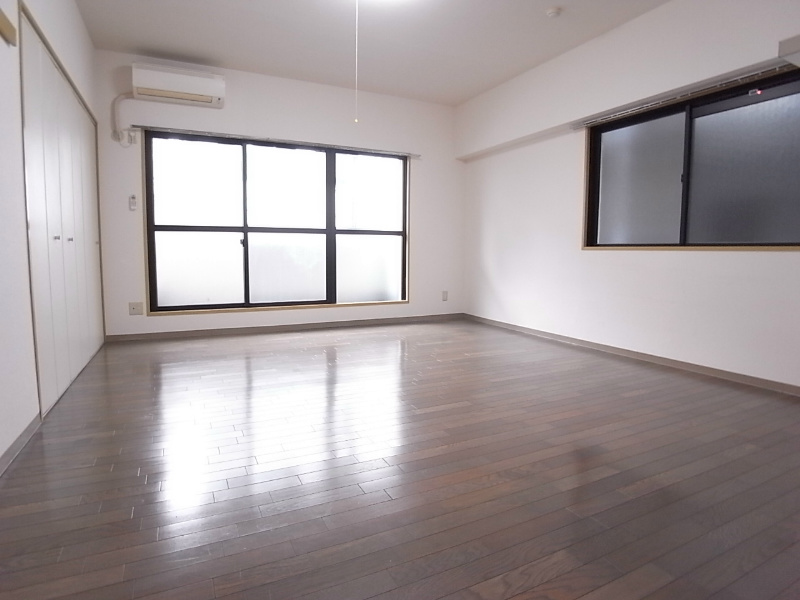 居室・リビング　2面採光の明るいお部屋です＾＾