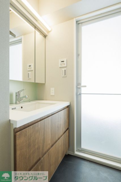 洗面設備　※写真は同タイプ住戸です。