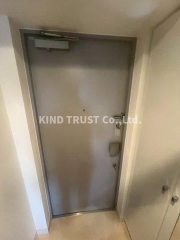 玄関　収納もある玄関です