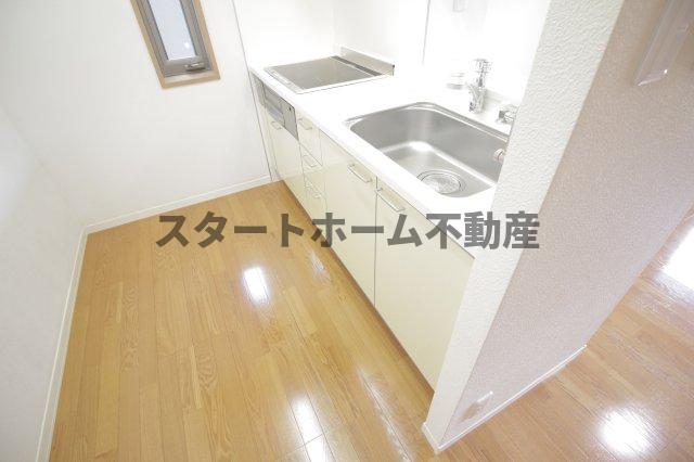 キッチン　コンパクトなキッチンで掃除もラクラク