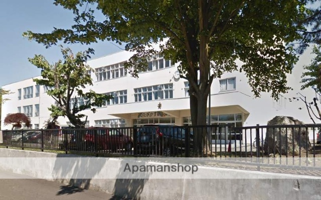 中学校　新琴似中学校（中学校）まで456m