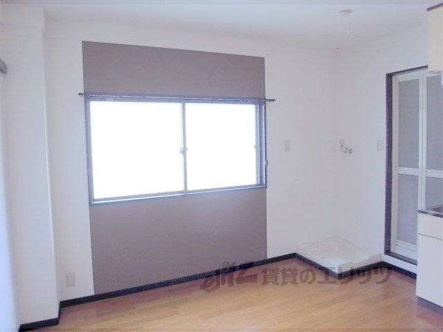 居室・リビング　８．５帖一間です。