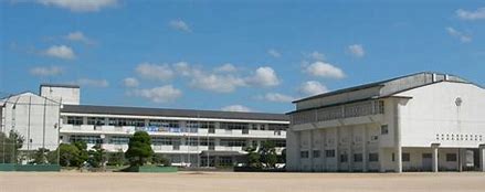 中学校　宍粟市立山崎南中学校（中学校）まで1883m