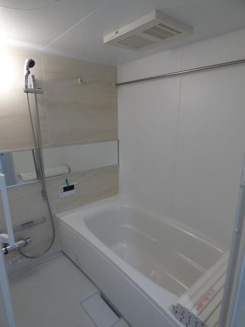バス・シャワールーム　浴室乾燥機付きです