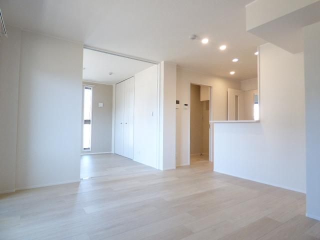 居室・リビング　南西向きのお部屋です