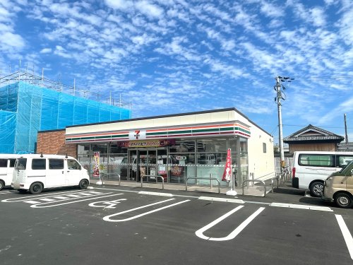 コンビニ　セブンイレブン 王寺畠田4丁目店（コンビニ）まで484m