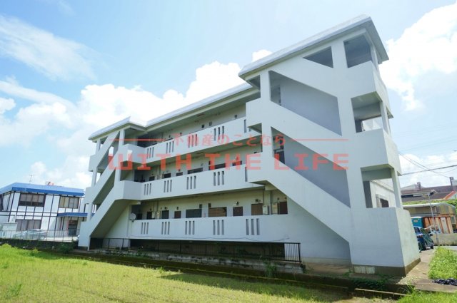 建物外観　落ち着いた雰囲気の外観です