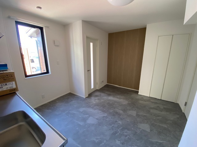 居室・リビング　完成前