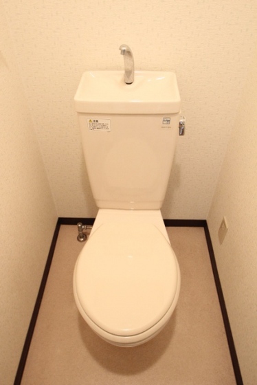 トイレ　※別号室の写真です