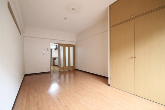 居室・リビング　※別号室の写真です