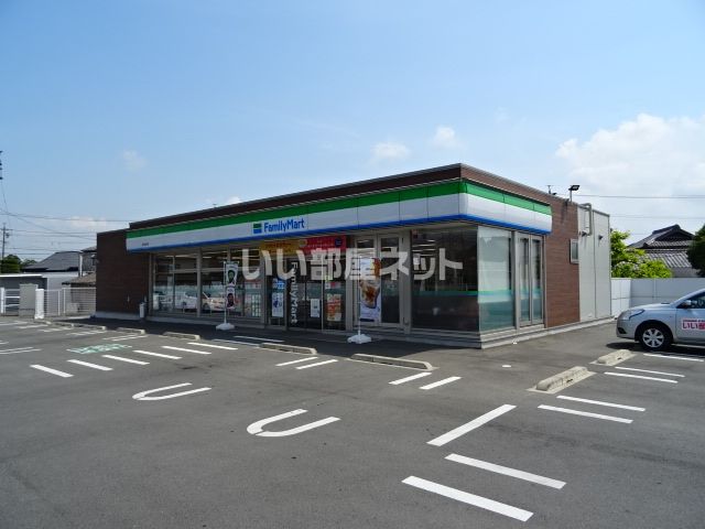 コンビニ　ファミリーマート津白山町店（コンビニ）まで421m