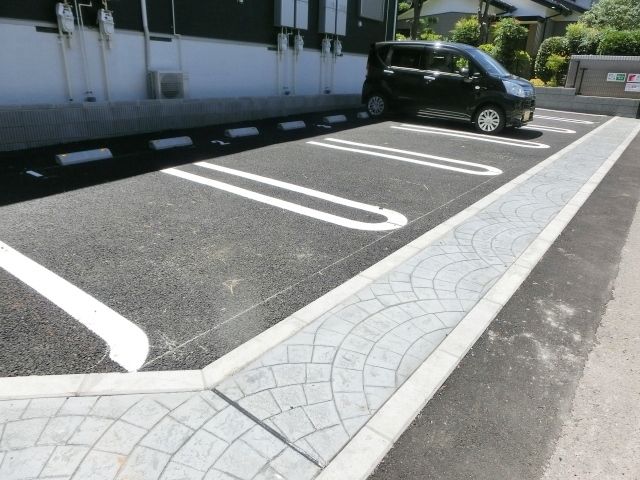 駐車場　敷地内駐車場ございます