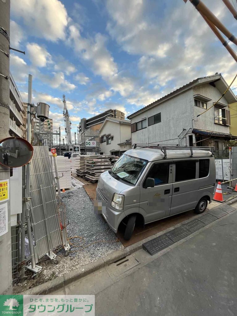 建物外観　駐車場
