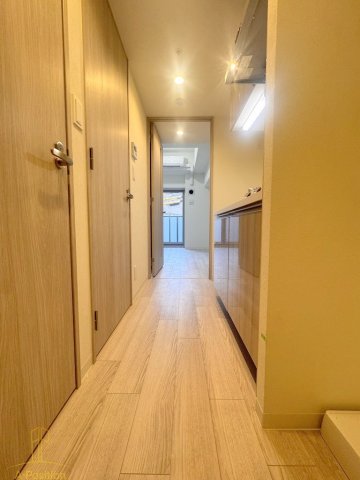 玄関　プレサンス九条グランデリーヴ