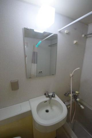 洗面設備　※別部屋の参考写真です。