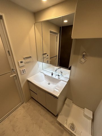 洗面設備　広い洗面スペース