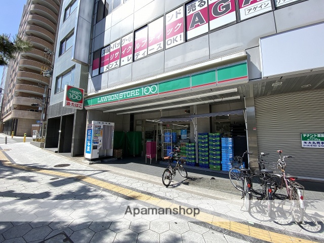 コンビニ　ローソンストア１００（コンビニ）まで380m