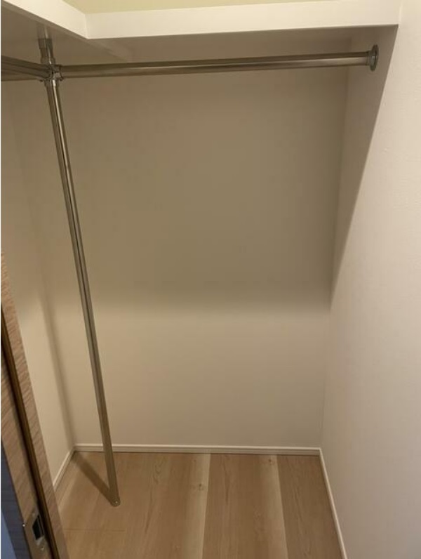 収納　ハンガーパイプクローゼット