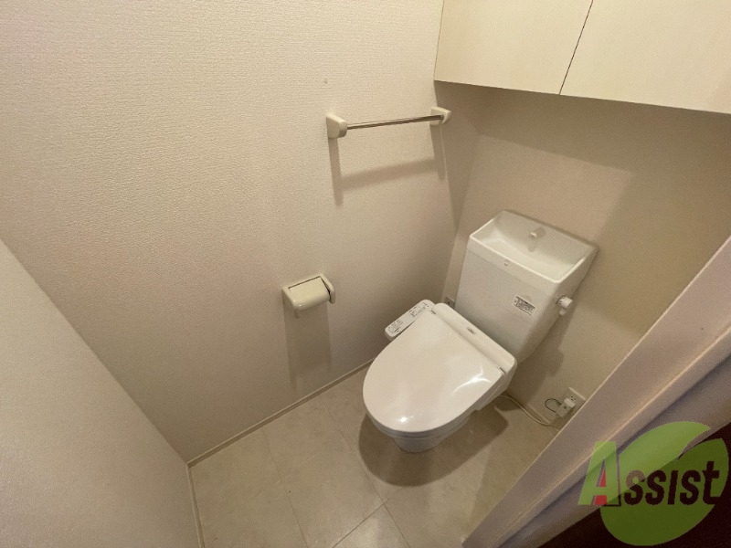 トイレ　トイレはウォシュレット付きです。シャワートイレは嬉しいですね