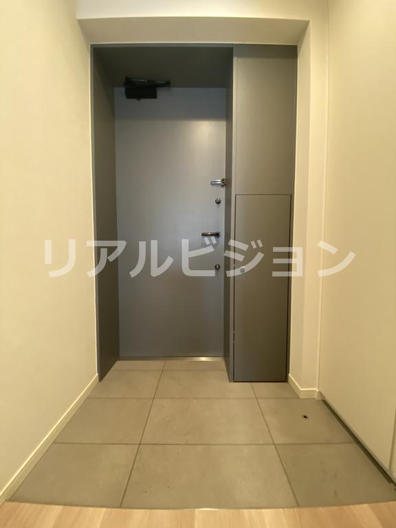 玄関　モデルルームです。