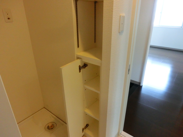 玄関　※写真は別のお部屋です。現況を優先させていただきます。