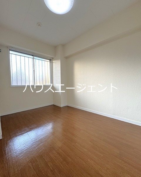 その他部屋・スペース　廊下側の洋室です。