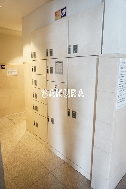 その他共有部分　外出の多い方でも安心の宅配ボックス付き♪