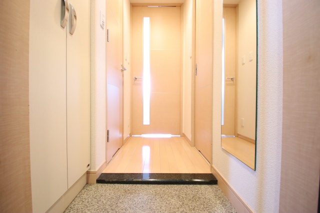 玄関　※別室の参考写真の為、現況優先です。