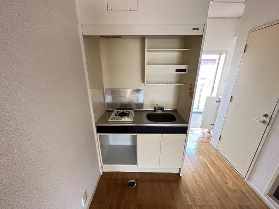 キッチン　※別部屋の写真です