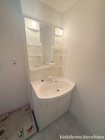 洗面設備　写真は別のお部屋です。※現況を優先します