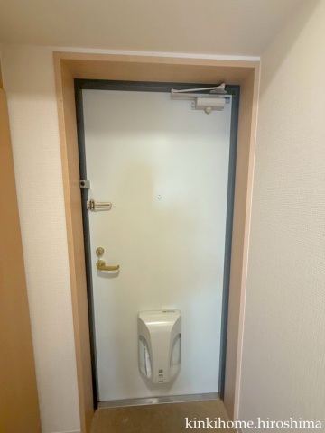 玄関　写真は別のお部屋です。※現況を優先します