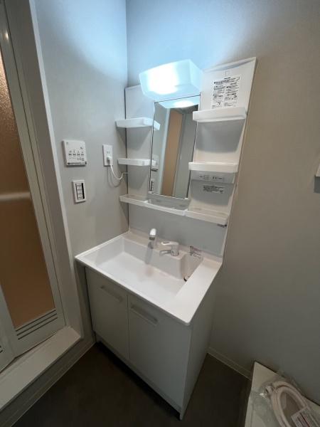 洗面設備　便利なシャンプードレッサー付き