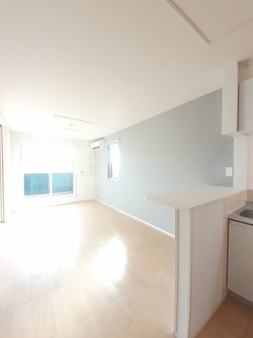 居室・リビング　こちらの居間で趣味の時間をお楽しみください