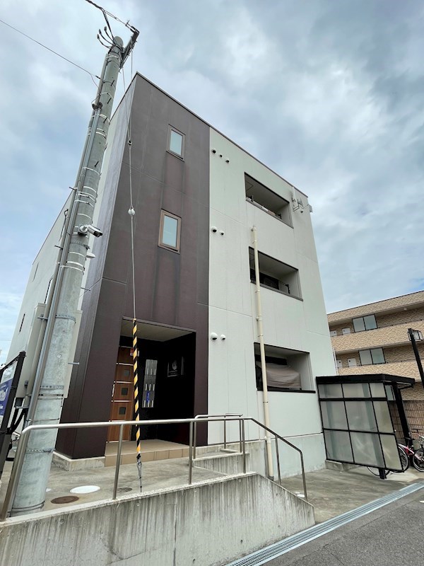 建物外観　マンション周辺の商業施設充実