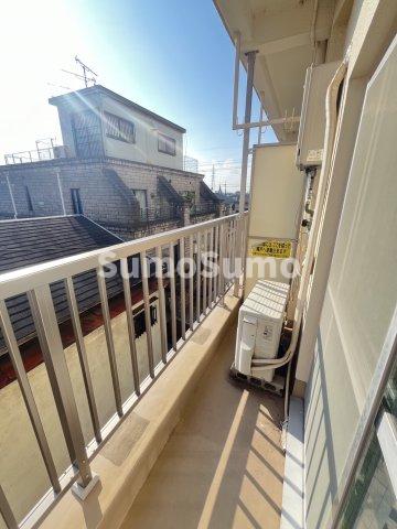 バルコニー　開放的で明るい空間を演出してくれるバルコニーです