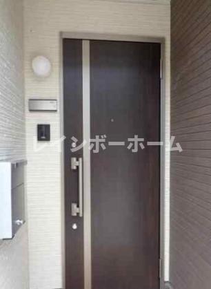 エントランス　ゆとりのあるエントランスです