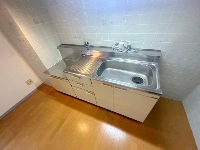 キッチン　あなたの好みに合わせたコンロを置いてくださいね。