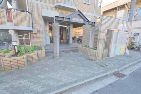 エントランス　綺麗なエントランスです。