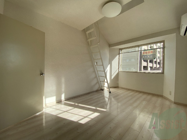 居室・リビング　６帖のリビングになっており、広々としていますね。