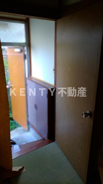 玄関　収納もある玄関です