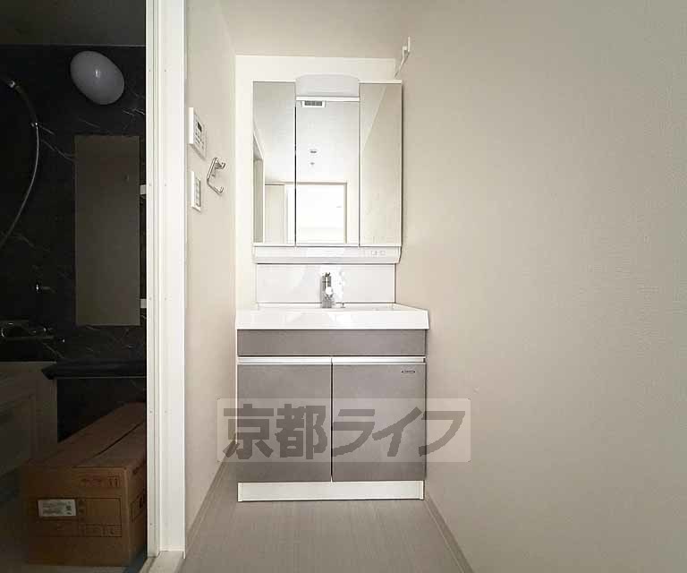 建物外観　・建築中