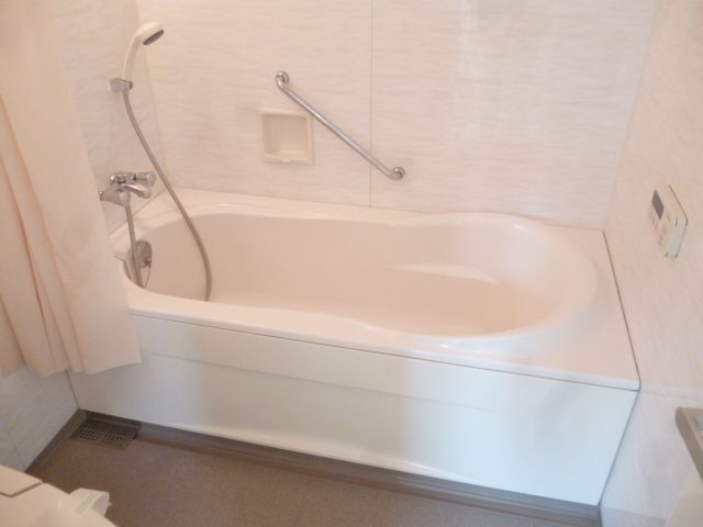 バス・シャワールーム　※こちらの写真は他部屋になり参考写真です