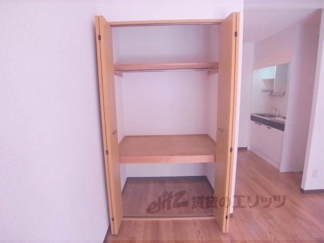 収納　奥行があるので色々と収納できますよ