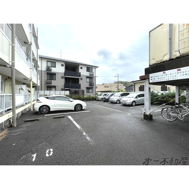 駐車場　駐車場