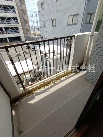 バルコニー　同建物内別部屋の写真です。