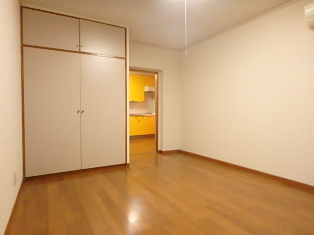 居室・リビング　室内