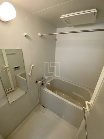 バス・シャワールーム　インテリジェンス御堂　浴室