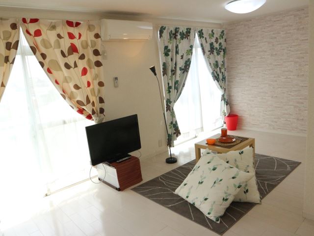 居室・リビング　１２・５帖の広々とした洋室です。