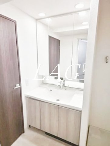 洗面設備　独立洗面台です。